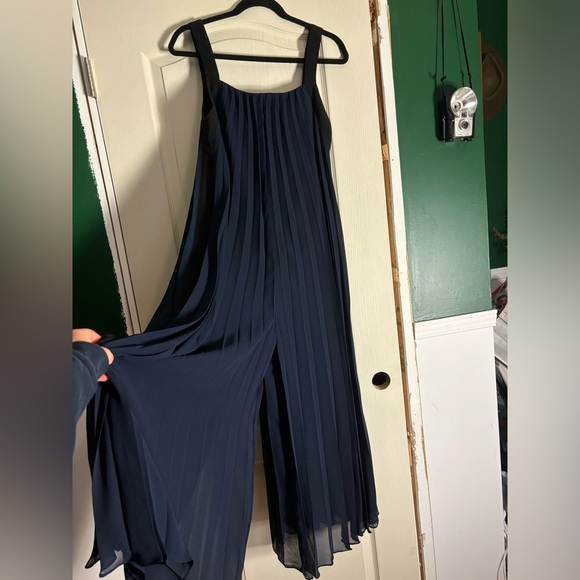 Club Monaco - navy with black stripe Jump Suit - size 6 - tags still on - Picture 2 of 6